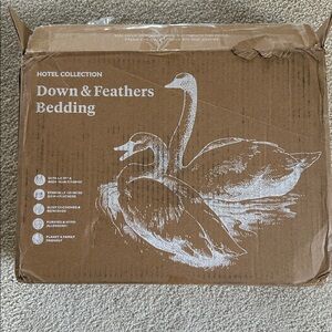 Hotel Collection Down & Feathers King size white comforter, NWT